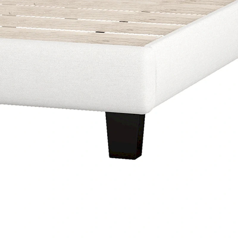 Lit plateforme rembourré avec tête de lit incurvée en forme de selle et capitonnage en losange — Lit double, grand lit et très grand lit