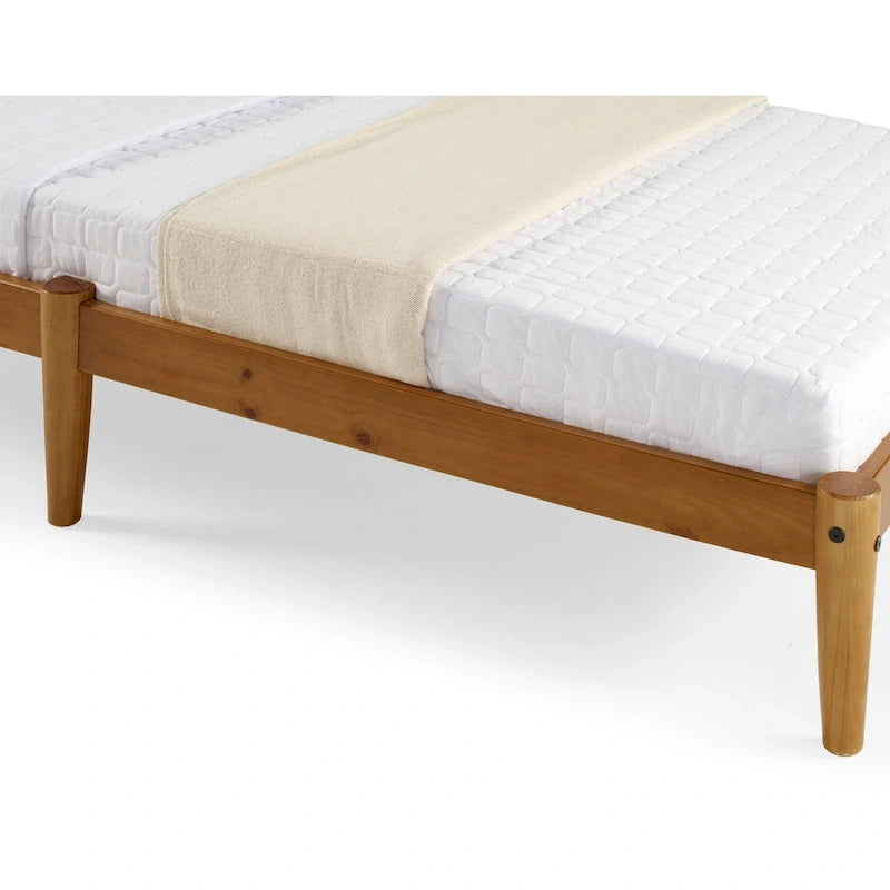 Lit plateforme double en bois massif avec tête de lit à lattes et pieds fuselés — Style Mid-Century