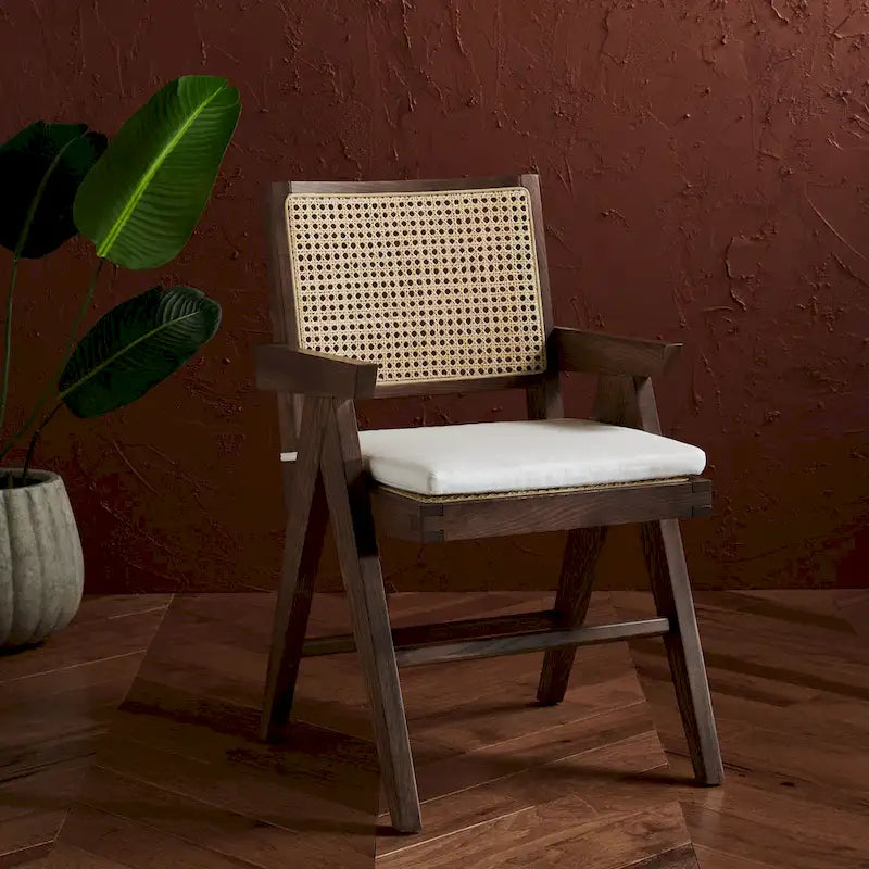 Fauteuil en bois de frêne massif avec dossier en rotin et coussin rembourré — 53 cm L × 58 cm P × 86 cm H